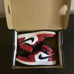 Jordan 1 Mid (PS)